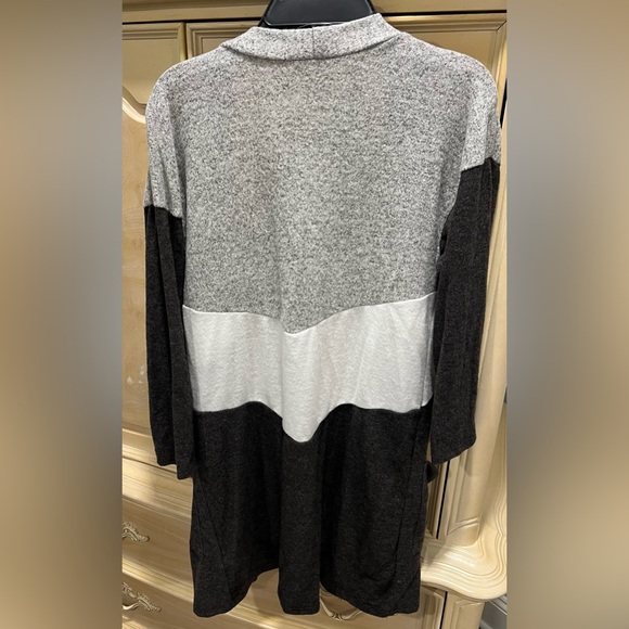 Long, soft, open cardigan. Never worn. - Picture 2 of 2